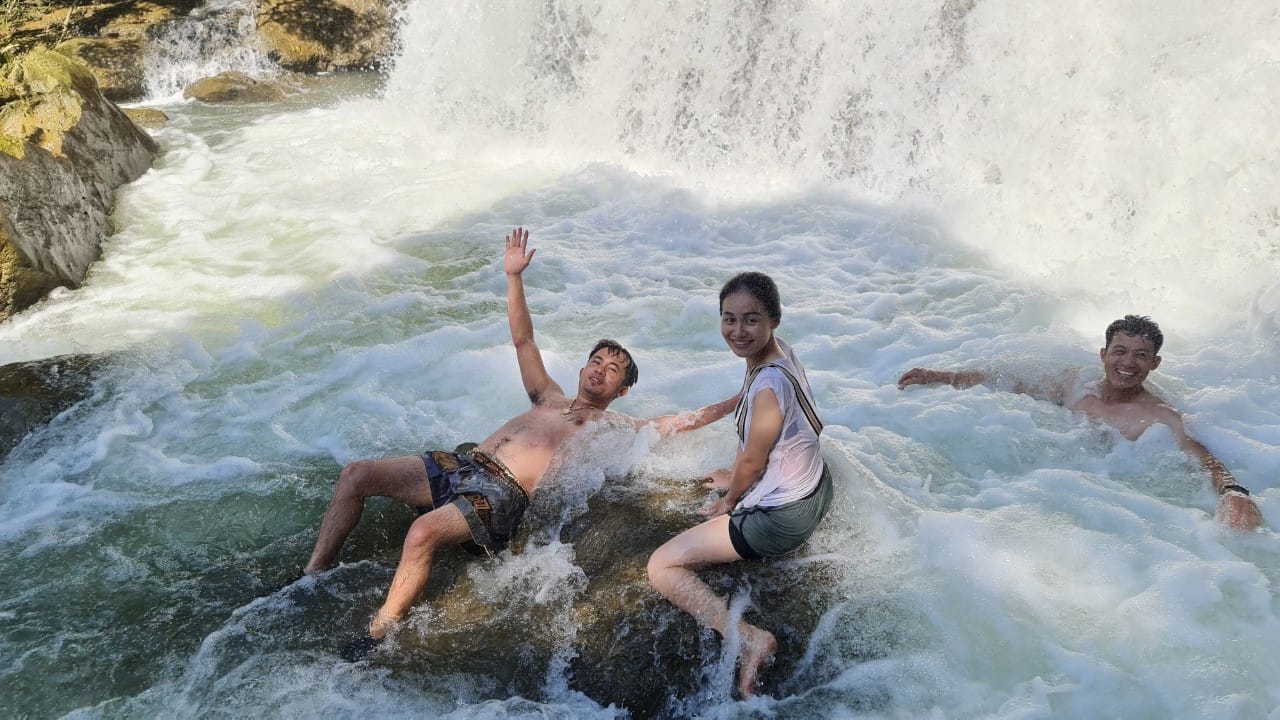 Thác hung Nhai toàn cảnh
